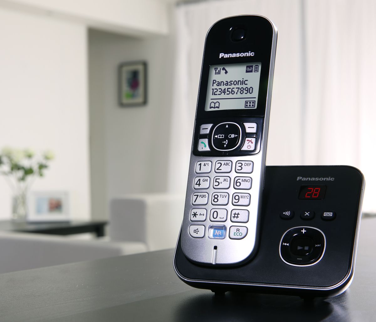 Panasonic KX-TG 6821 Cordless Phone, Single Handset with Answer Machine Landline Phones Panasonic
