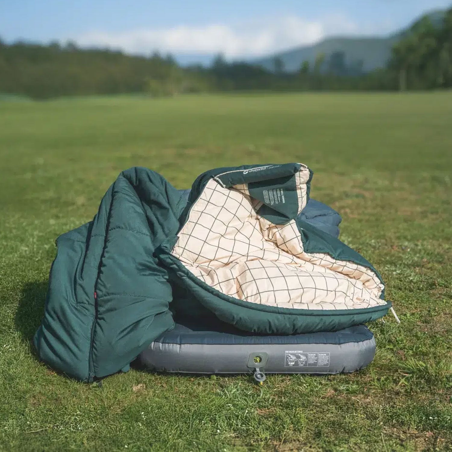 Outwell Camper Prime Sleeping Bag - Green Sleeping Bags Outwell
