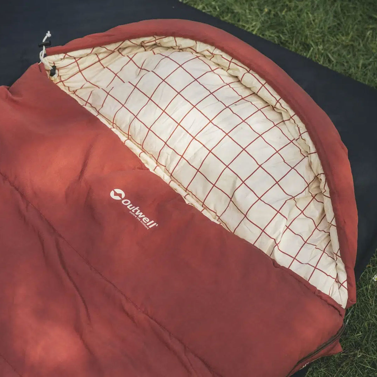 Outwell Camper Lux Sleeping Bag - Red Sleeping Bags Outwell