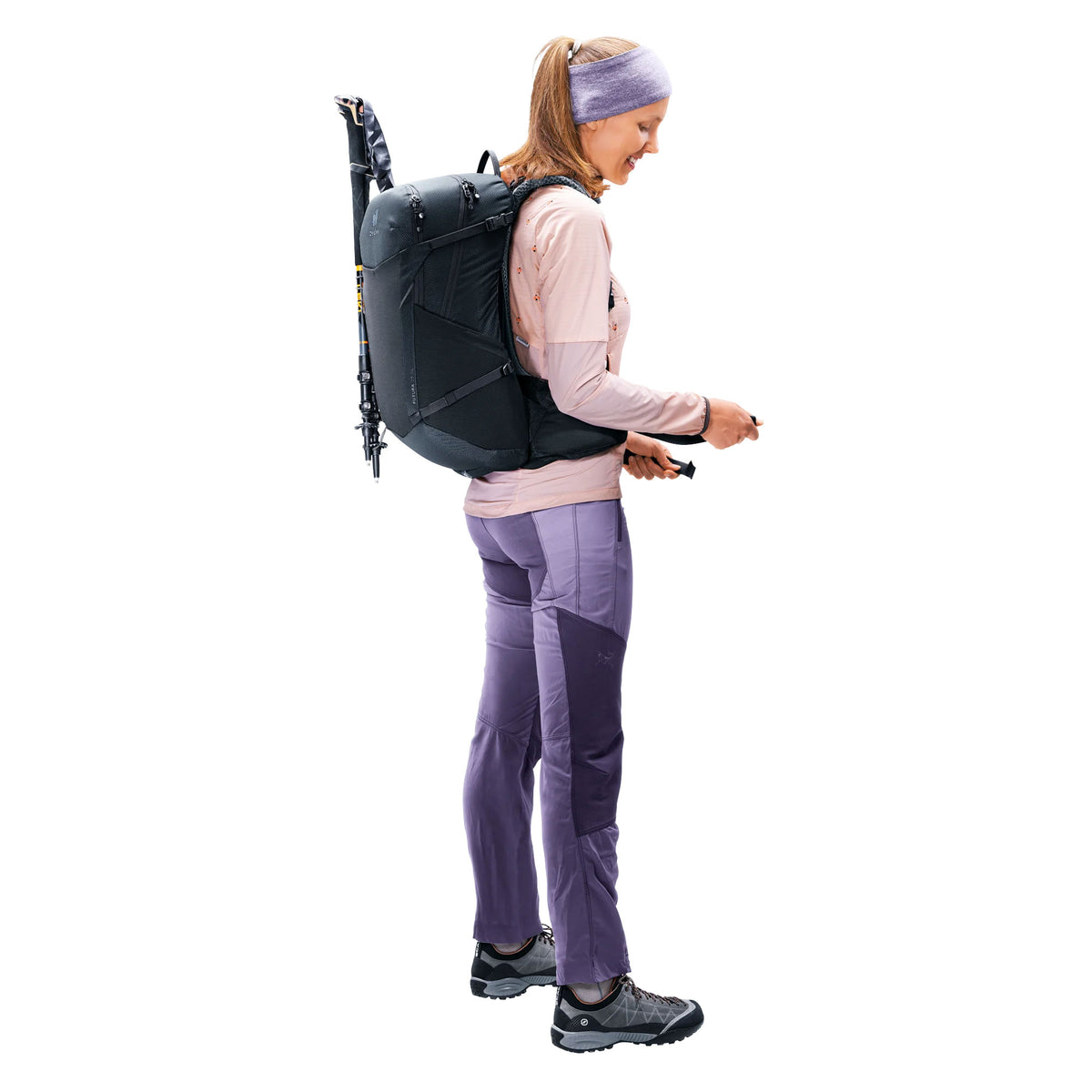 deuter Futura 25 SL Hiking Backpack | Black Camping Accessories deuter