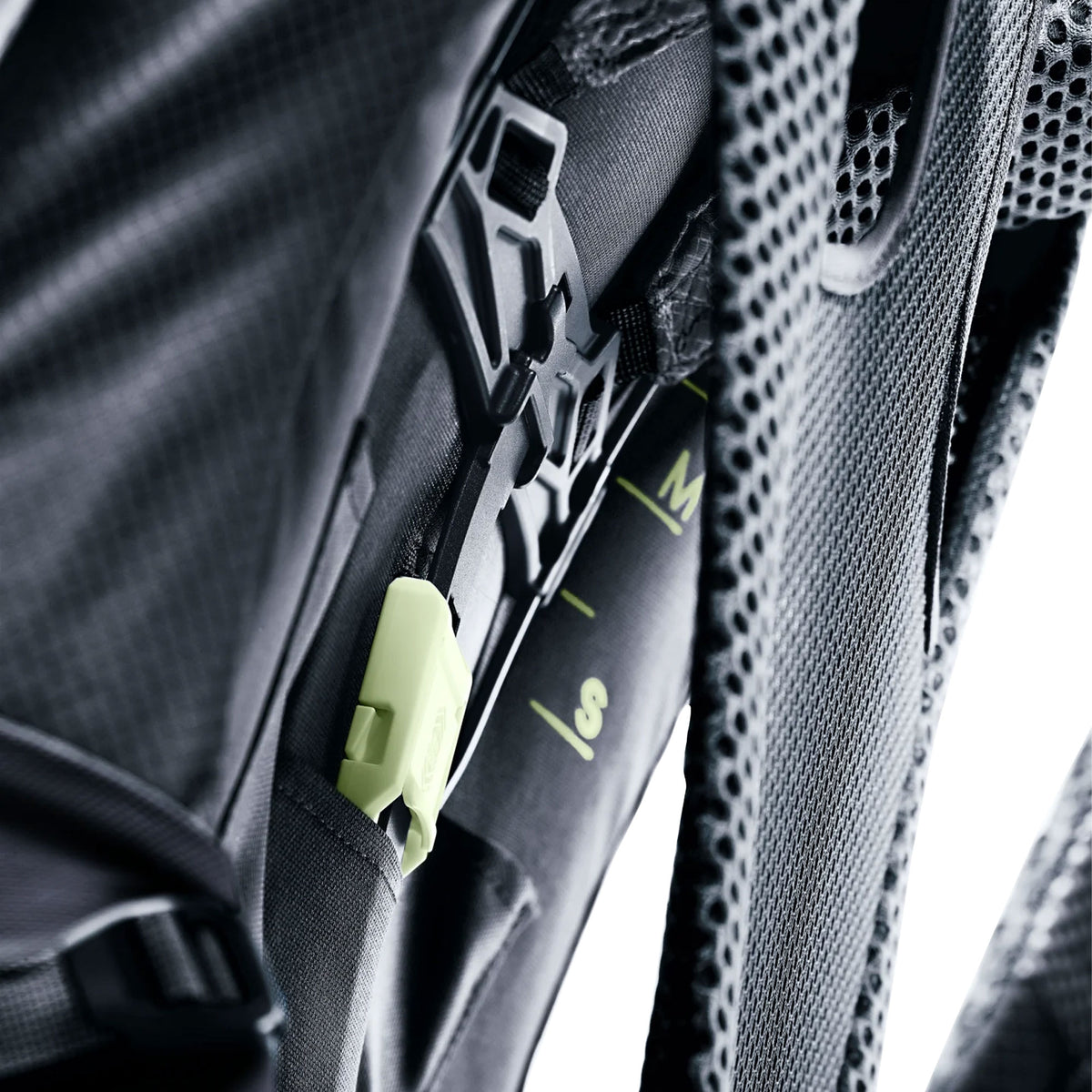 deuter Futura Pro 32 Hiking Backpack | Black Camping Accessories deuter