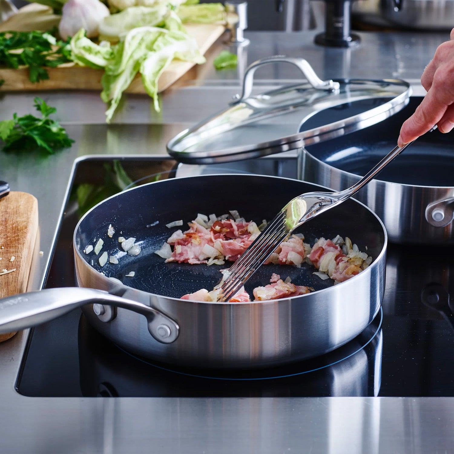 GreenPan Geneva Skillet Covered 24cm / 2.6 Litre Pots & Pans GreenPan