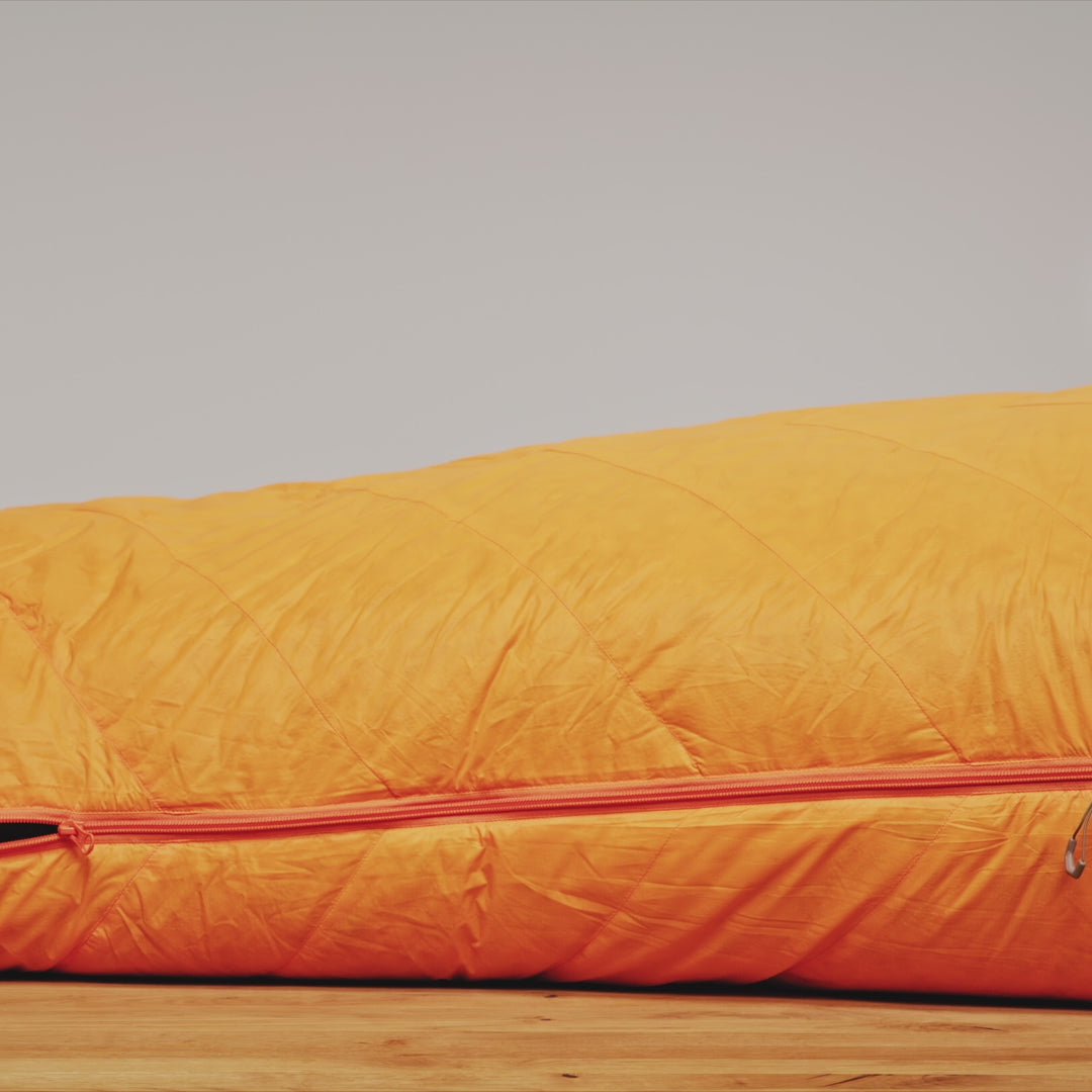 deuter Astro Pro 400 -6C/21F Down Sleeping Bag | Magma Titanium Sleeping Bags deuter